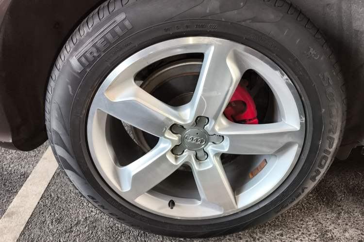 Used Audi Q5 2018 Collector's Edition 40 TFSI Ambition Model
