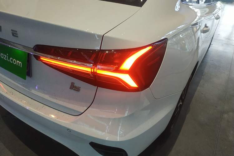 Used Roewe i5 2021 1.5L CVT Diamond Edition