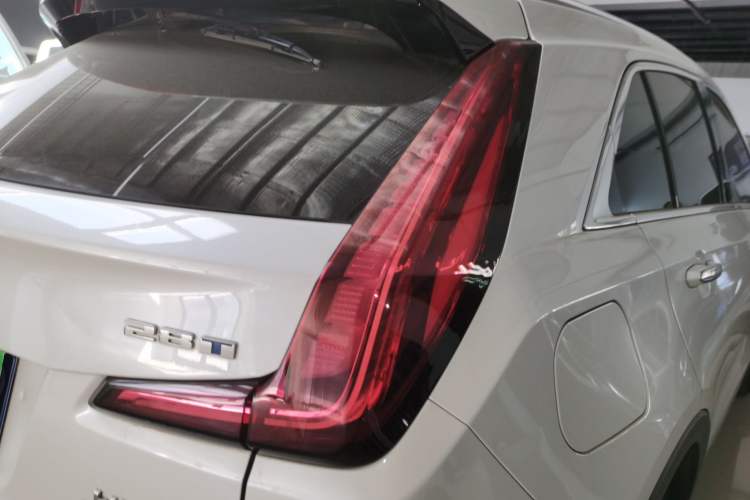 Used Cadillac XT4 2022 28T Two-Wheel-Drive Luxury Version