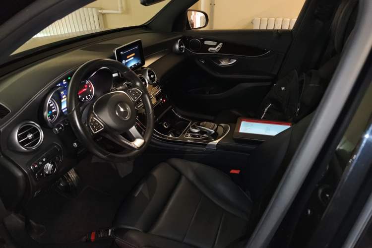 Used Mercedes-Benz GLC 2017 GLC 260 4MATIC Luxury Model
