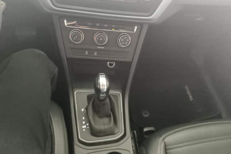 Used Volkswagen Touran 2018 Volkswagen Touran L 280TSI DSG Style Edition 7 Seats China V Emission Standard