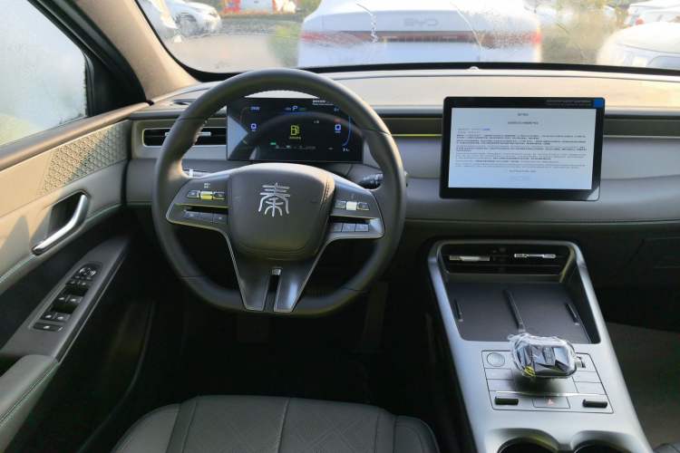 Used BYD Qin PLUS 2025 DM-i Smart Drive 55KM Leading Model
