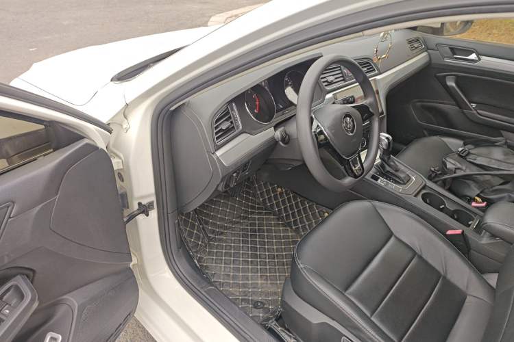 Used Volkswagen Lamando 2015 230TSI DSG Fashion Edition