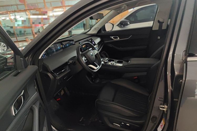 Used Changan UNI-K 2023 2.0T Two-Wheel Drive YueShang Trim
