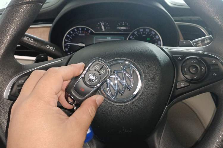 Used Buick GL8 2017 ES 28T Comfort Model China V Standard