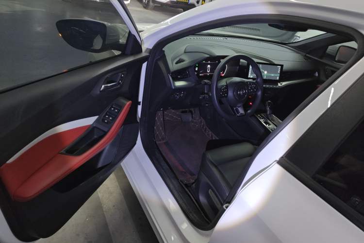 Used MG 5 2021 180 DVVT CVT Youth Luxury Edition
