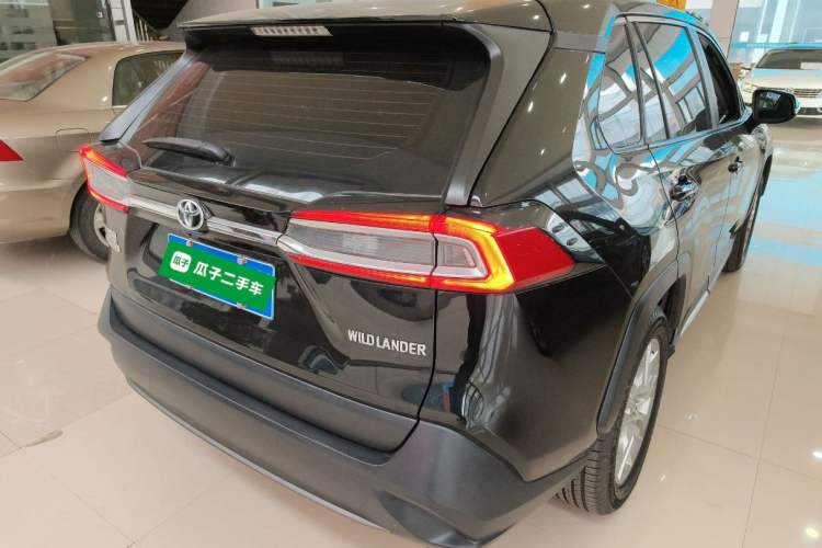 Used Toyota Wildlander 2022 Updated Version 2.0L CVT Two-Wheel Drive Leading Edition
