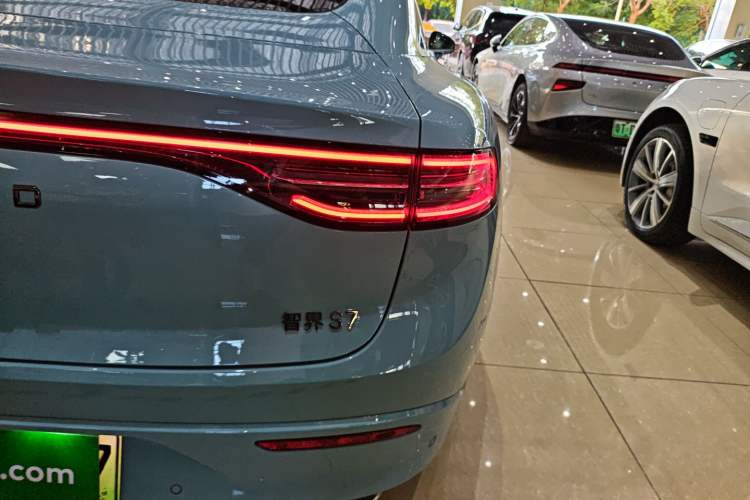 Used Hima Luxeed S7 2025 785 km Ultra
