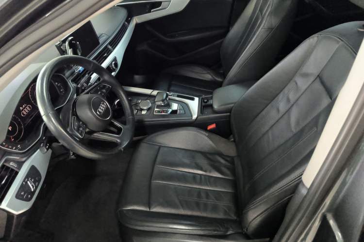 Used Audi A4L 2019 40 TFSI Fashion Edition China VI Emission Standard