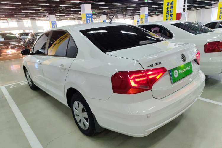 Used Volkswagen Jetta 2017 1.5L Manual Fashion Edition
