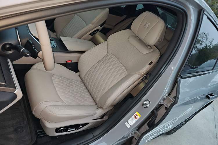 Used BYD Han 2025 DM-i Intelligent Driving Edition 125KM LiDAR Flagship Model
