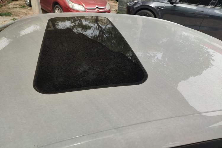 Used Roewe i5 2021 1.5L CVT Platinum Edition
