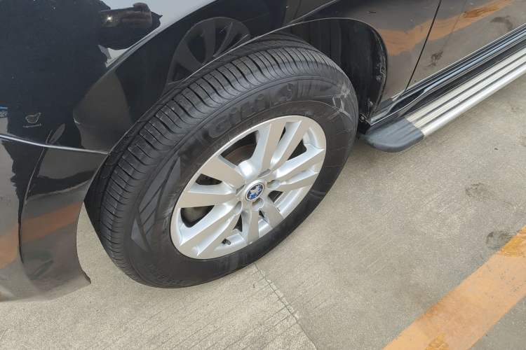 Used Venucia T70 2015 2.0L CVT Smart Edition