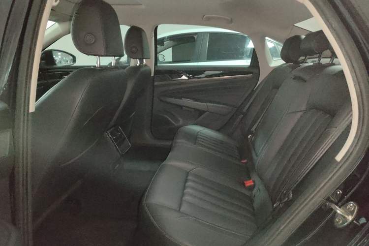 Used Volkswagen Passat 2019 280TSI Business Edition China VI
