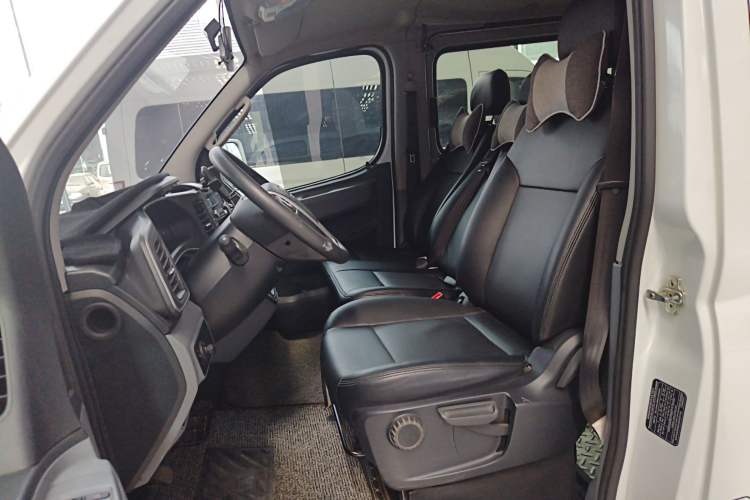 Used SAIC MAXUS Xintu V80 2021 2.0T PLUS Manual City Edition Short Wheelbase Ultra-Low Roof 5/6 Seats