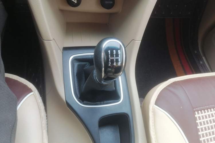 Used Baojun 730 2016 Revised 1.5L Manual Standard Version 7 Seats China V Emission Standard
