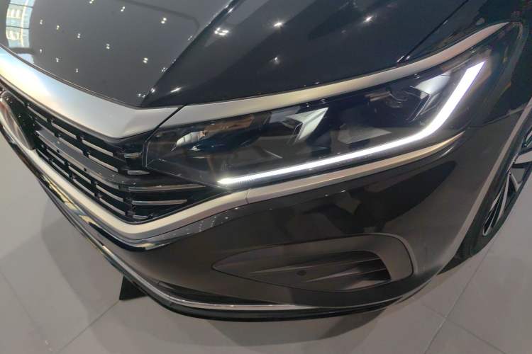 Used Volkswagen Passat 2025 Premium Version 380TSI Dragon Edition
