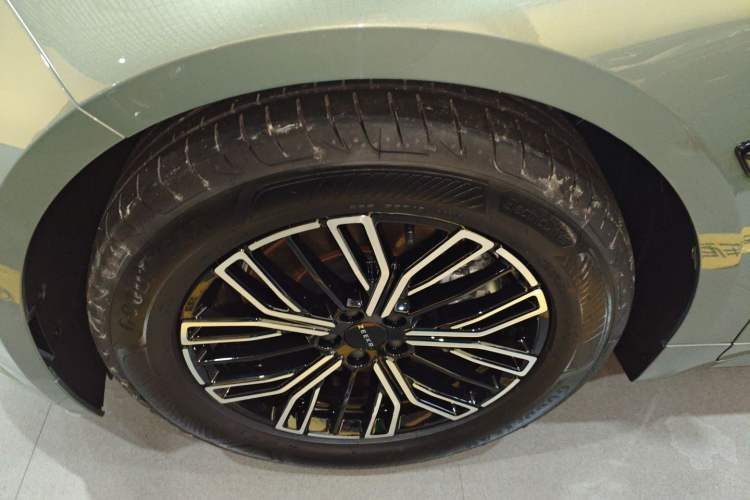 Used Zeekr 001 2025 WE Edition 100 kWh Rear-Wheel Drive