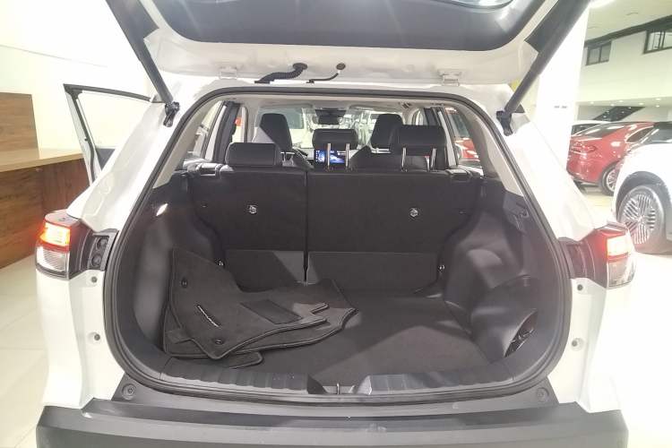 Used Toyota FRONTLANDER 2023 2.0L Smart Electric Hybrid Dual-Engine Deluxe Version
