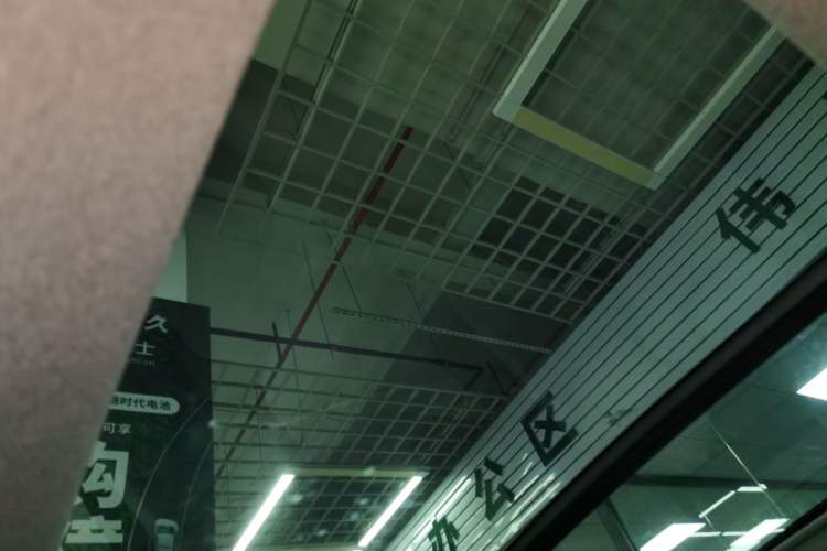 Used VOYAH FREE 2025 318 259 km All-Wheel-Drive Exploration Edition
