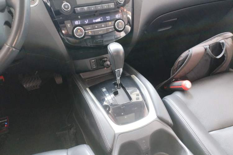 Used Nissan X-Trail 2014 2.5L CVT Luxury Edition 4WD
