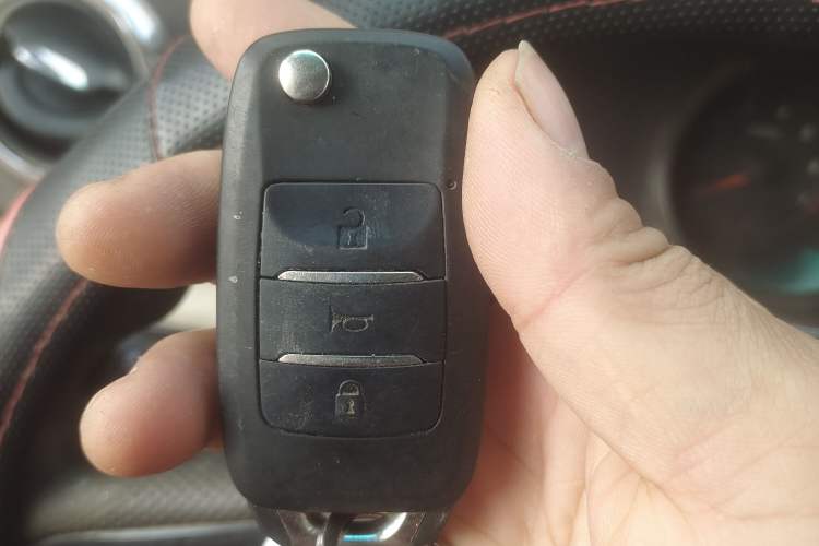 Used Jinbei 750 2015 1.5L Flagship Model