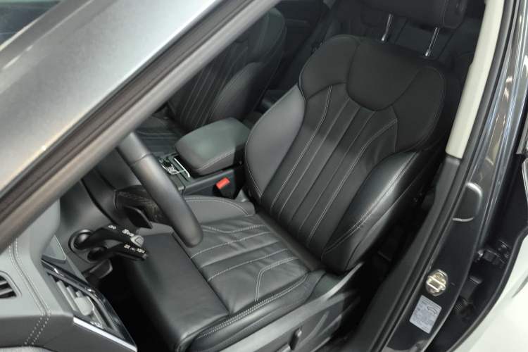 Used Audi Q5L 2022 40T Luxury Dynamic Model
