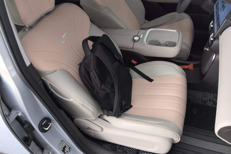 Used AION UT 2025 330 Starlight Edition
