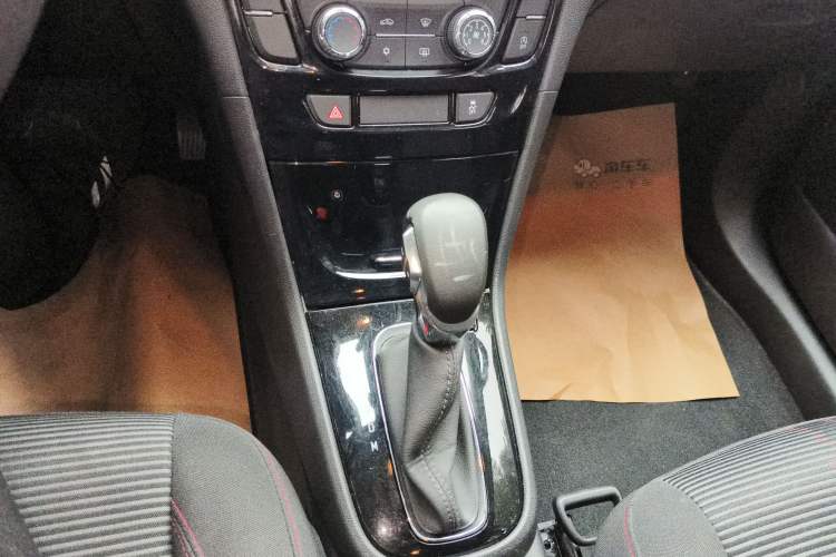 Used Buick Encore 2018 18T Automatic Two-Wheel Drive Urban Leading Model
