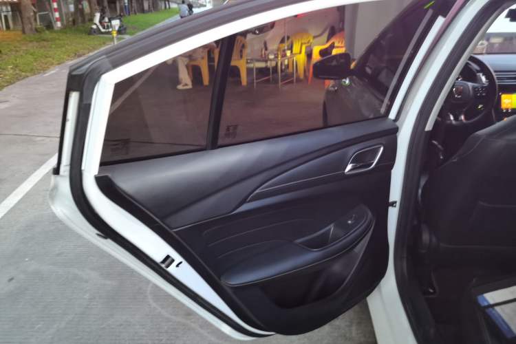 Used Roewe i5 2019 1.5L Manual 4G Connect Leehao Flagship Edition
