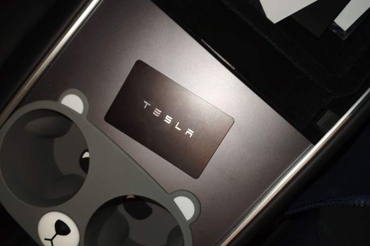 Used Tesla Model Y 2023 Long-Range All-Wheel-Drive Version
