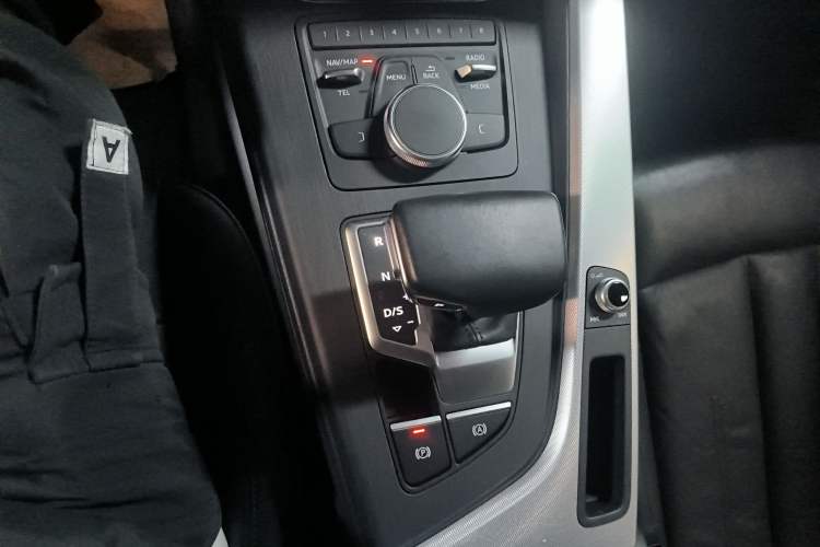 Used Audi A5 2017 Coupe 40 TFSI Fashion Model
