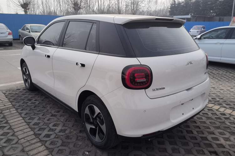 Used  3 2024 Charming Edition 405km Lite