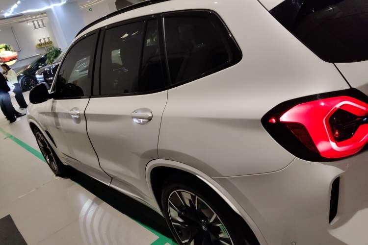 Used BMW iX3 2023 Leading Type
