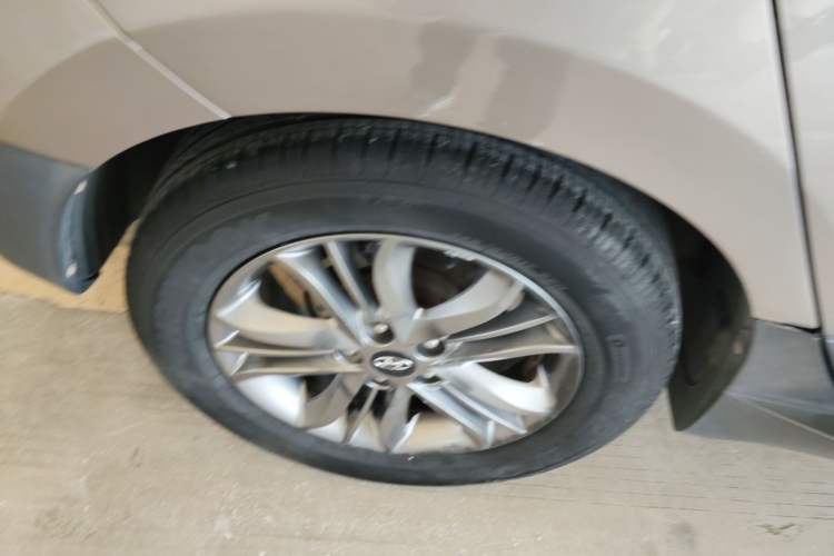 Used Hyundai ix35 2013 2.0L Automatic Two-Wheel Drive Smart GLS China IV Standard
