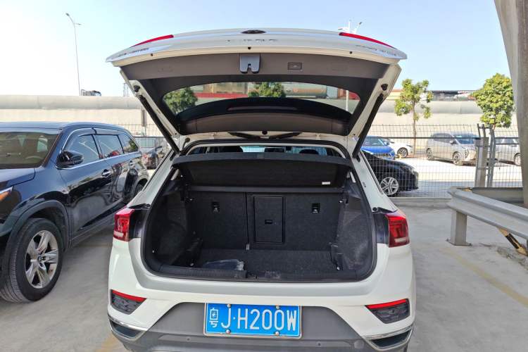 Used Volkswagen T-ROC 2021 280TSI DSG Two-Wheel Drive Comfort Connect Edition
