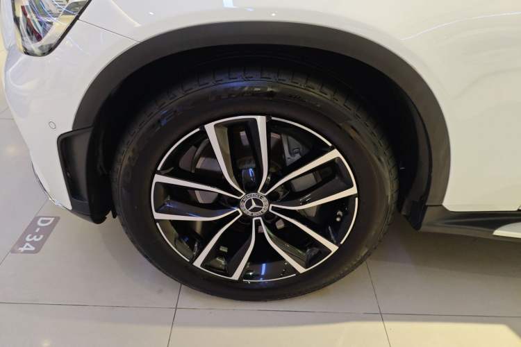 Used Mercedes-Benz GLC 2020 Facelift GLC 300 L 4MATIC Dynamic Edition
