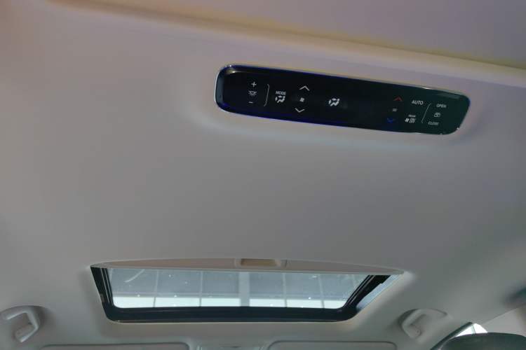 Used Honda Elysion 2022 2.0L eHEV Luxury Edition
