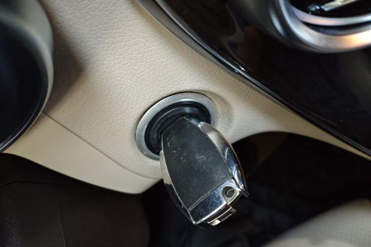 Used Mercedes-Benz C-Class 2015 C 200 L