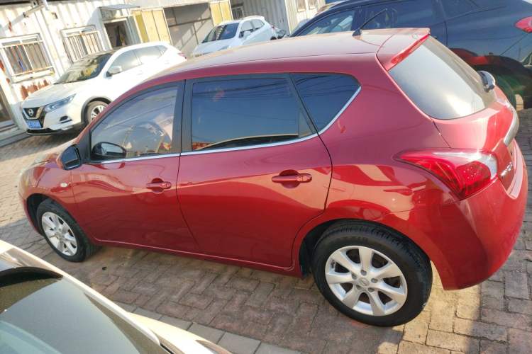 Used Nissan Tiida 2011 1.6L Manual Comfort Version
