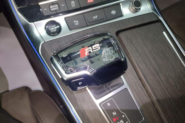 Used Audi A7L 2022 55 TFSI quattro S-line Zhiyuan Edition Obsidian Black Package
