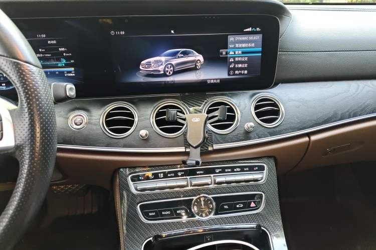 Used Mercedes-Benz E-Class 2017 E 300 L Sporty and Stylish Model
