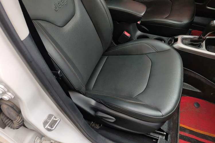 Used  Compass 2017 200T Automatic Family Edition
