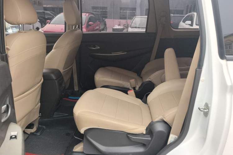 Used Wuling Hongguang 2019 1.5L S Comfort Edition China VI LAR

