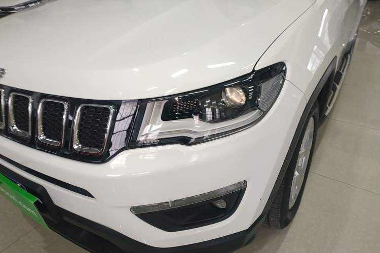 Used  Compass 2017 200T Automatic Family Edition
