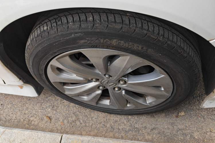 Used Honda Jade 2017 1.8L automatic Comfort version 5 seats
