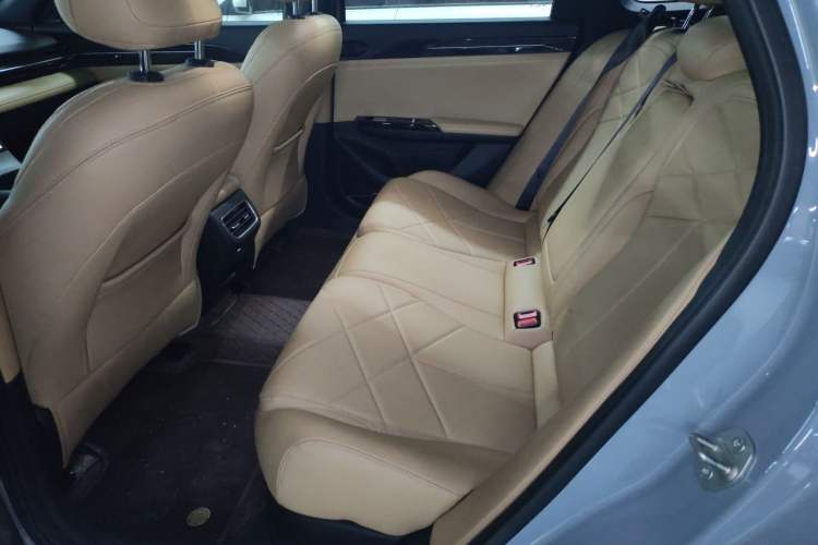 Used  L6 2023 125km MAX
