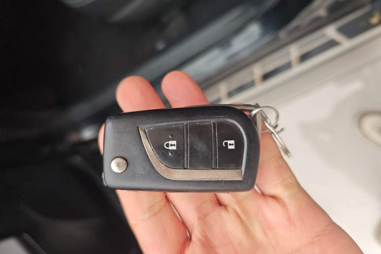 Used Toyota RAV4 2015 2.0L CVT Two-Wheel Drive Fashion Edition