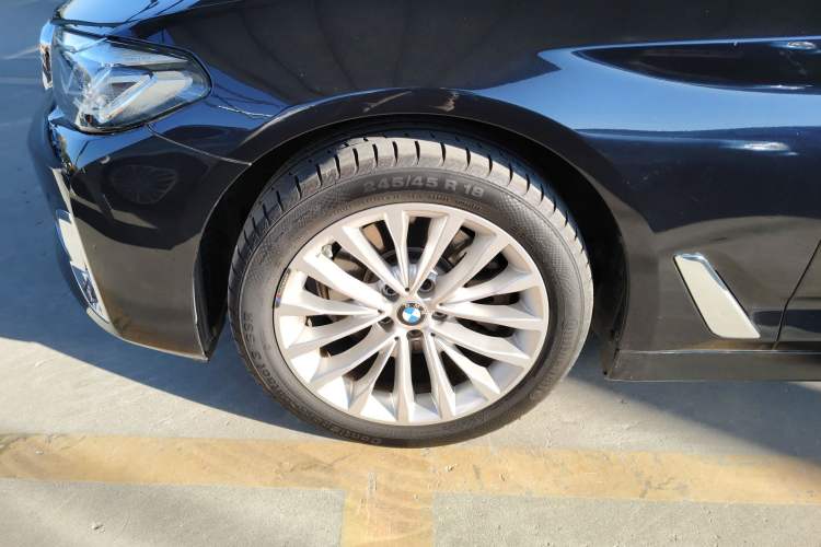 Used BMW 5 Series 2021 525Li Luxury Package
