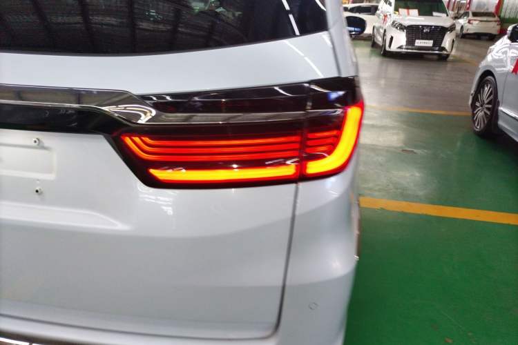 Used Honda Elysion 2024 2.0L eHEV Luxury Edition
